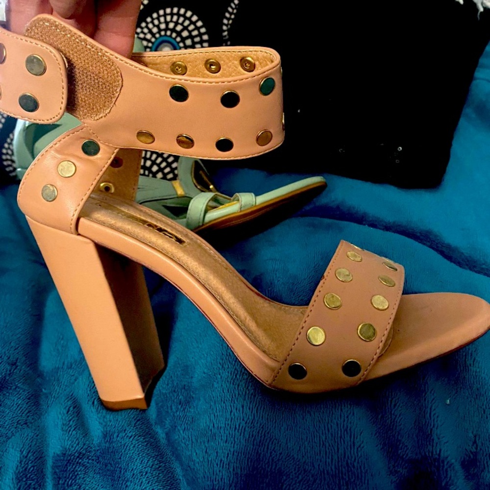 Rose gold heels. 4-5 inches. Very comfortable. Good Condition.